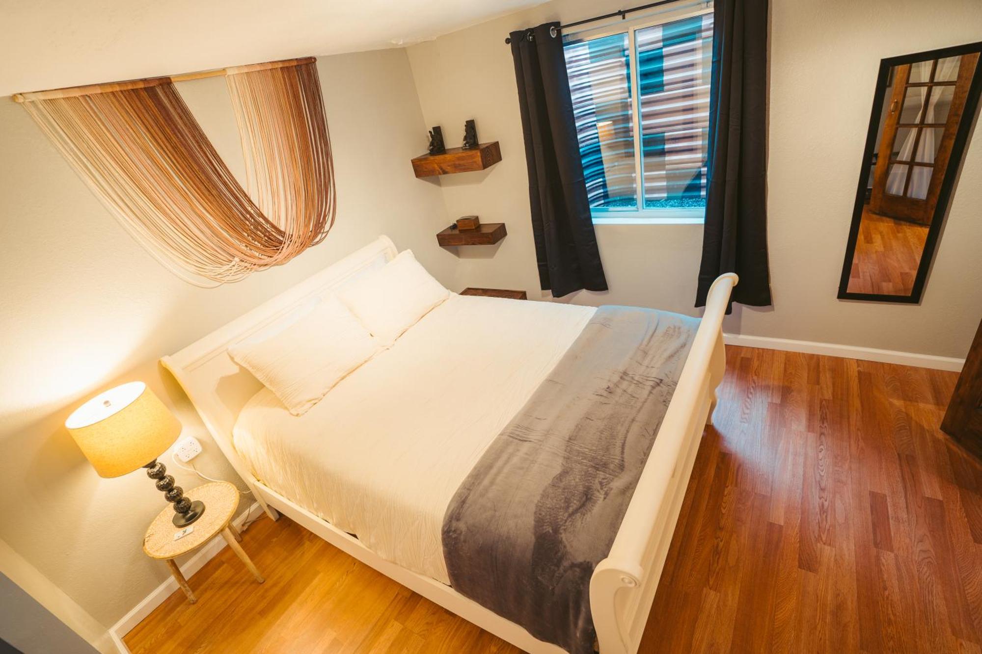 Windsor Retreat Private Basement Suite DEN Buitenkant foto